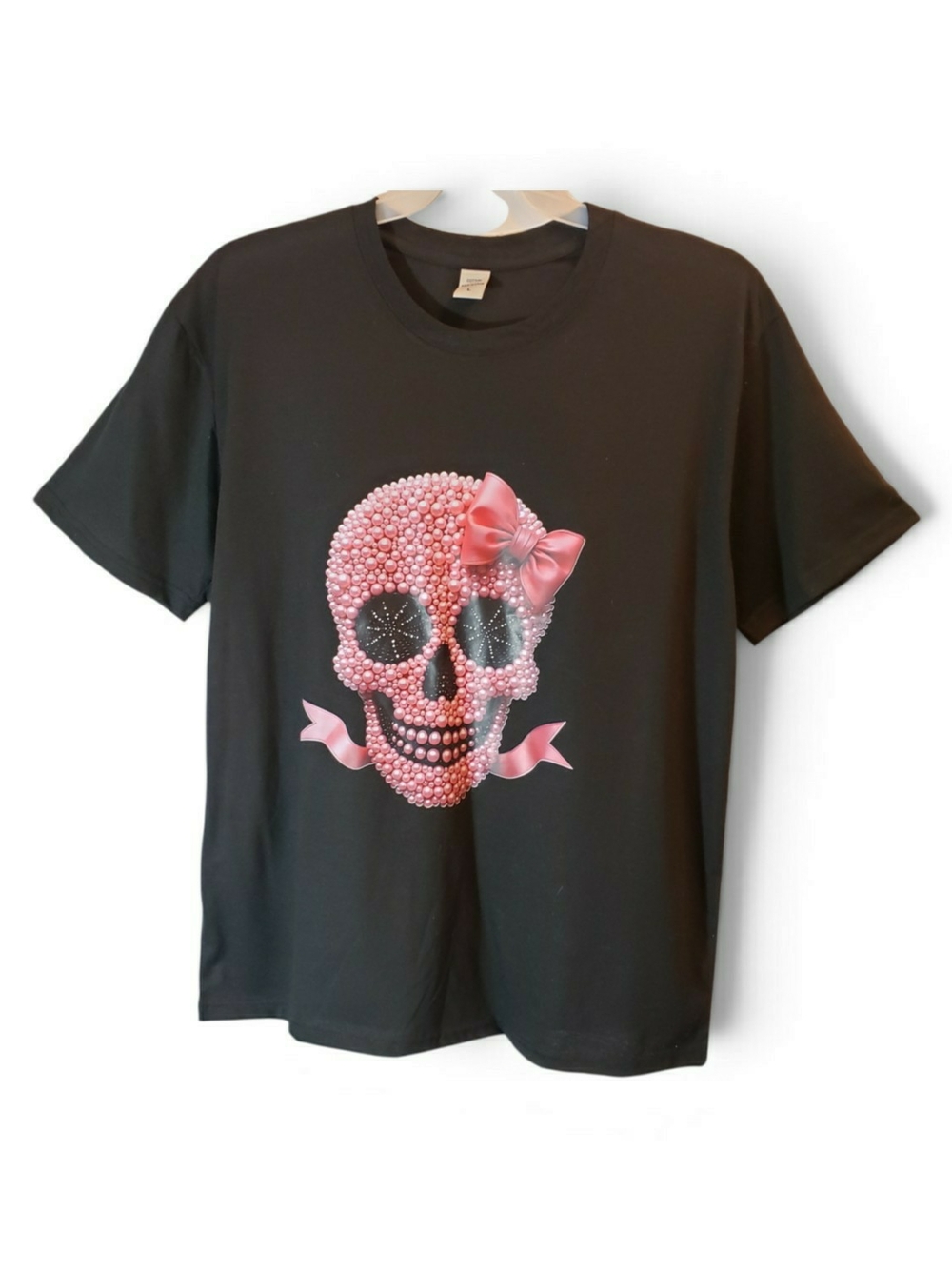 Womens sz L black Short-sleeve tee with pink pearl skull graphic. New